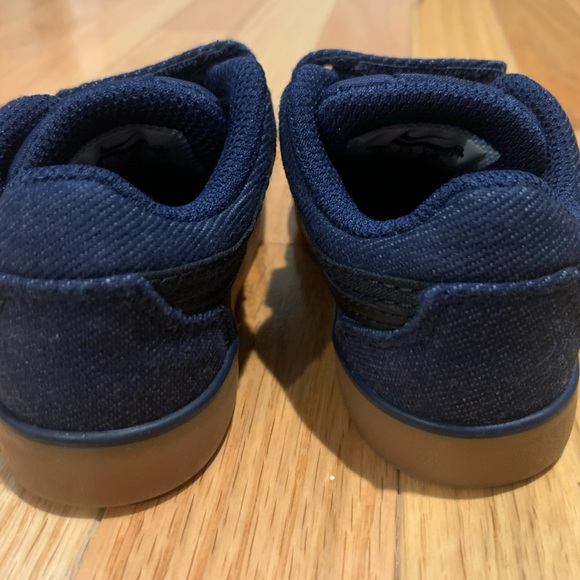 💙Nike Sneakers💙 - Picture 4 of 5